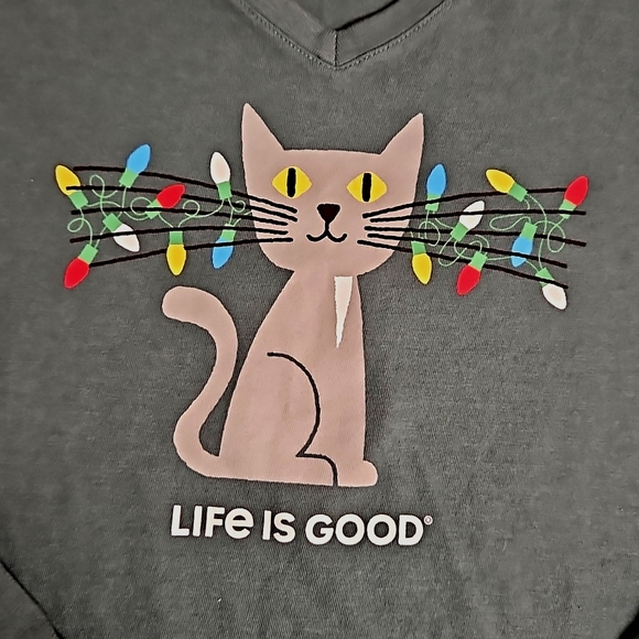 Life is Good Crusher Christmas Holiday string  lights Cat graphic green tee EUC - Picture 5 of 7